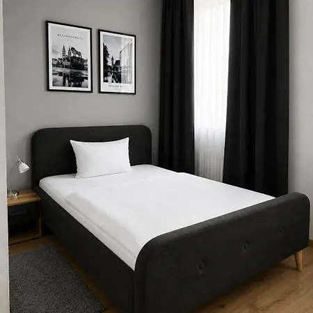 An Der Stadthalle 3*