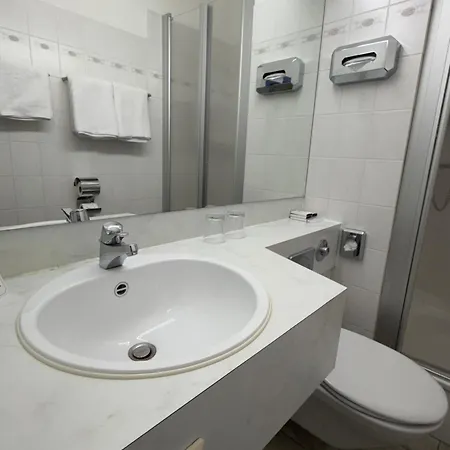 Πανσιόν An Der Stadthalle 3*
