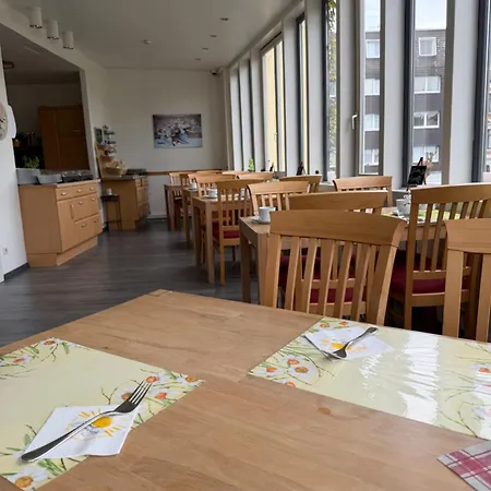 An Der Stadthalle 3*