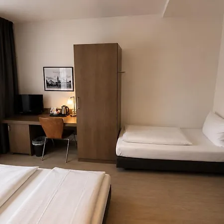 An Der Stadthalle 3*