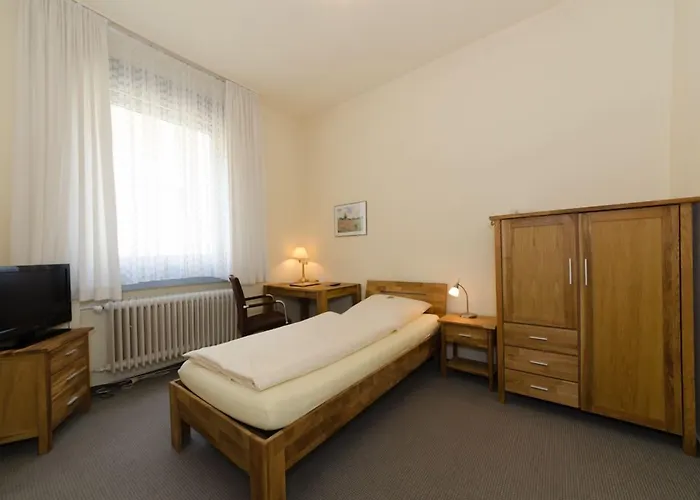 An Der Stadthalle 3*